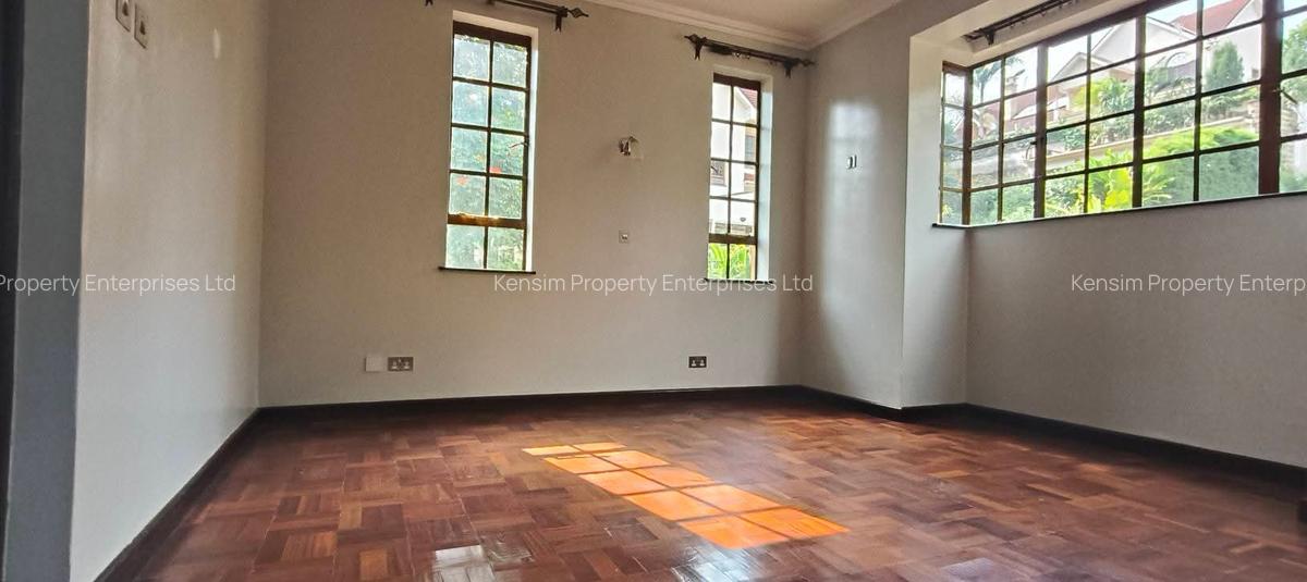 4 Bed Townhouse with En Suite in Rosslyn - 10