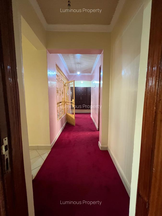 5 Bed House with En Suite at Membley - 14