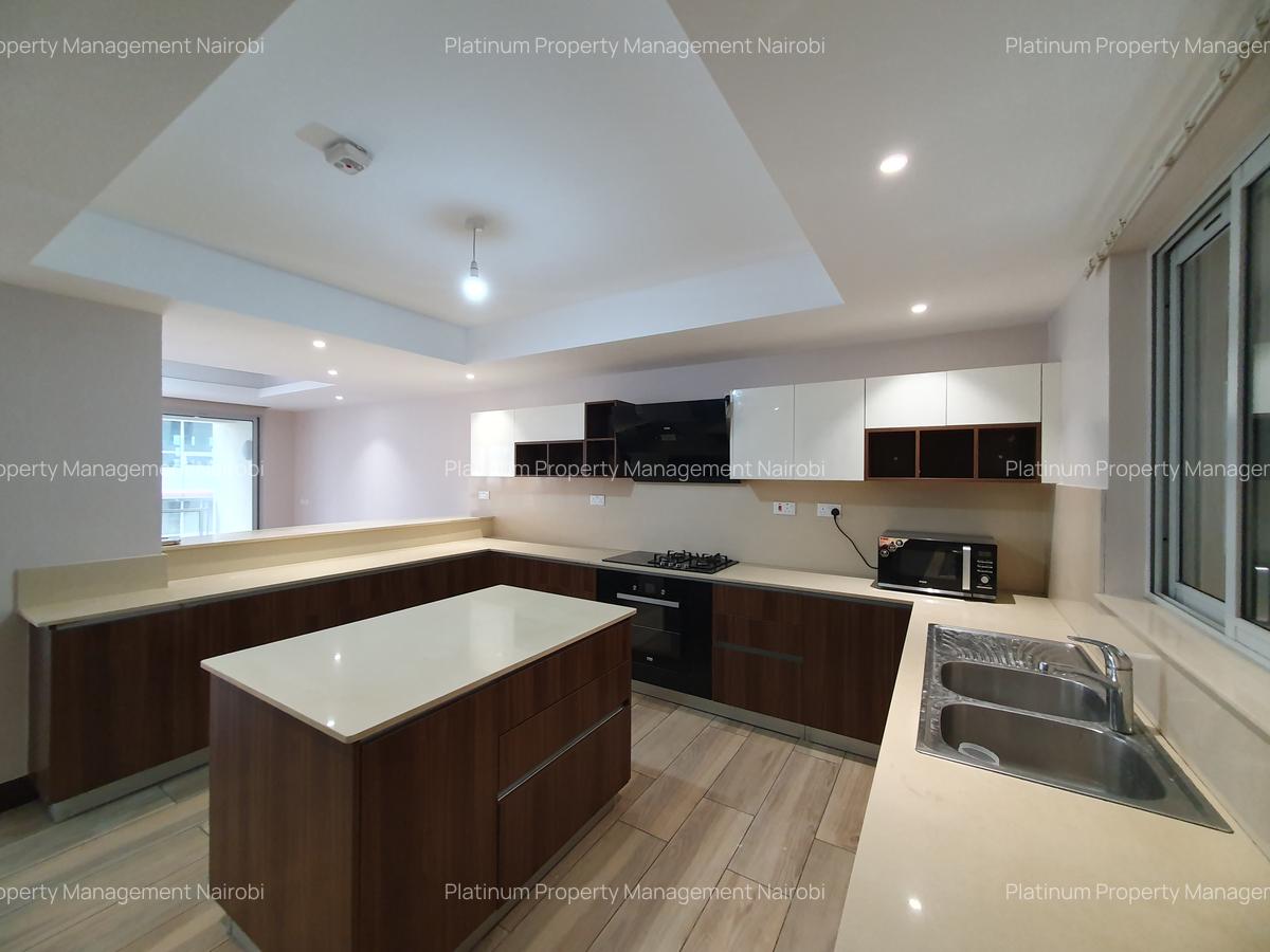 3 Bed Apartment with En Suite at Parklands Rd - 4