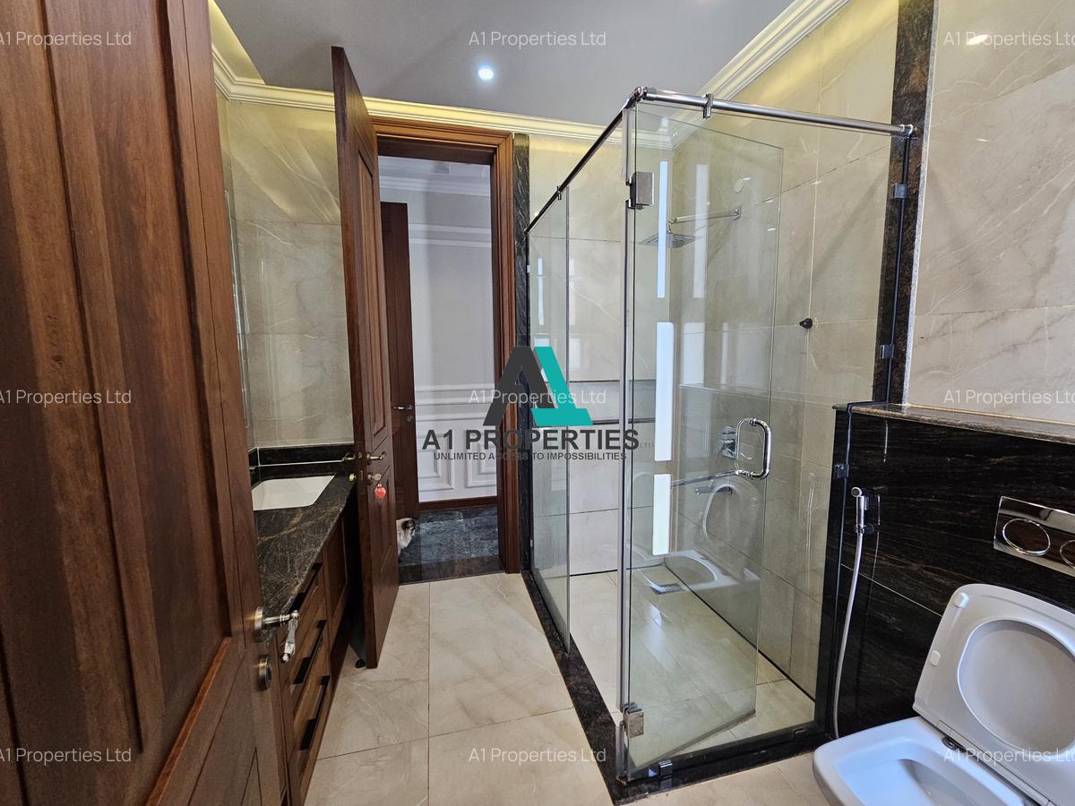 6 Bed Townhouse with En Suite in Lavington - 10