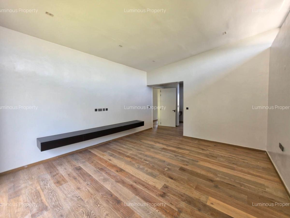 4 Bed Townhouse with En Suite at Runda - 13