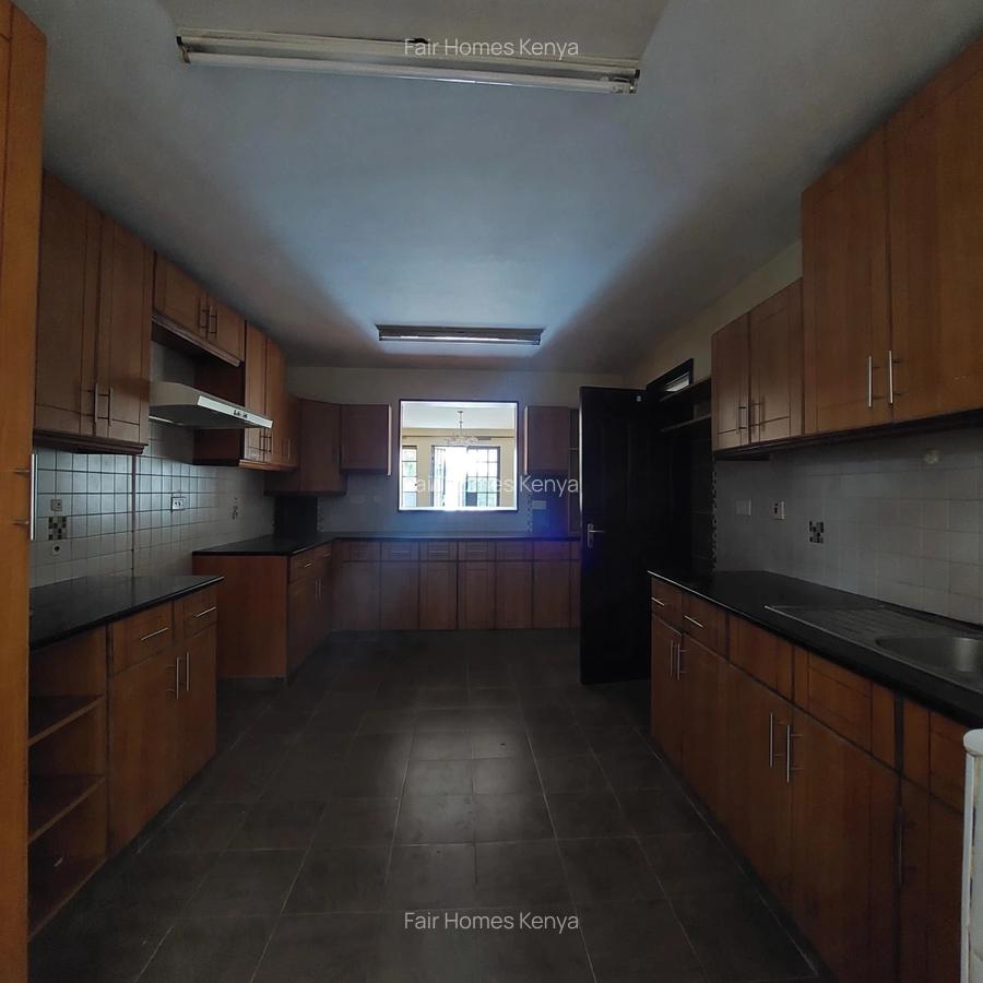 5 Bed Townhouse with En Suite at Convent Drive - 4