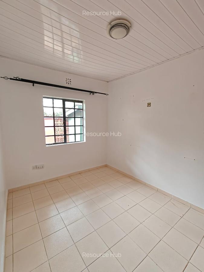3 Bed House with En Suite at Bomas Area - 16