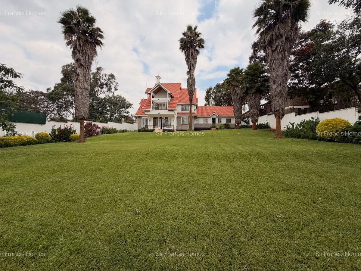 5 Bed House with En Suite in Runda - 1