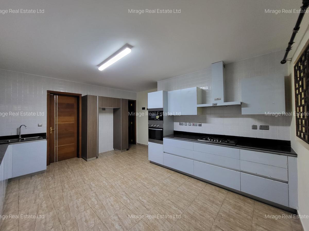 5 Bed Villa with En Suite in Lavington - 4