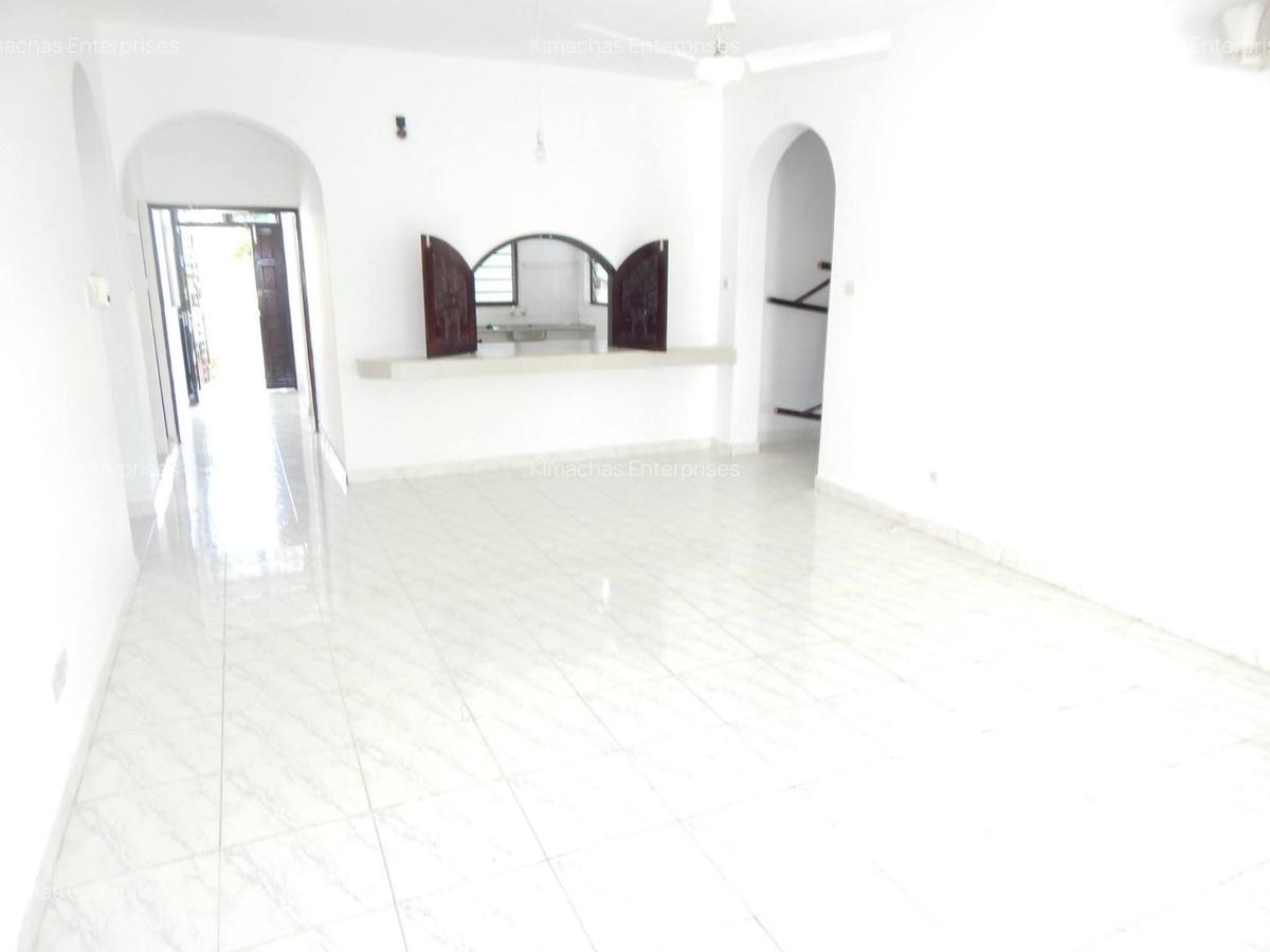 1 Bed Apartment with En Suite at 1St Avenue - 8