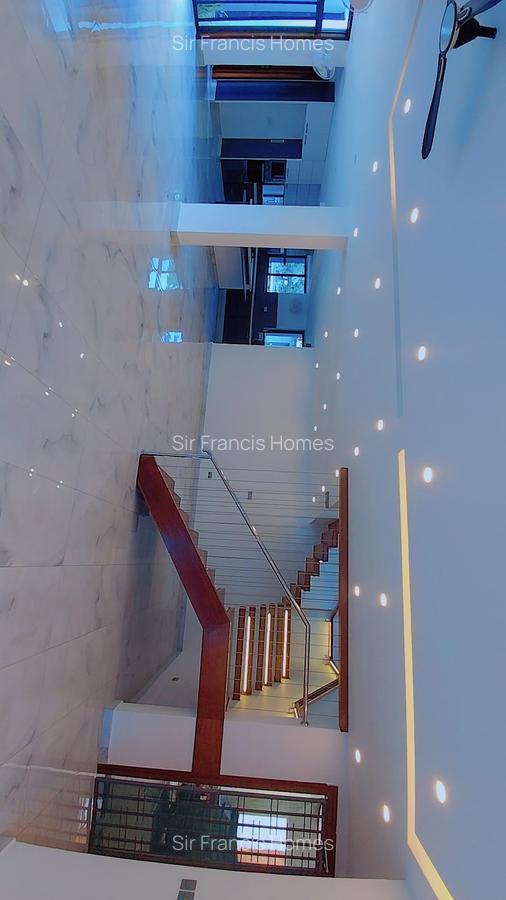 5 Bed Villa with En Suite at Greenwood Area - 2