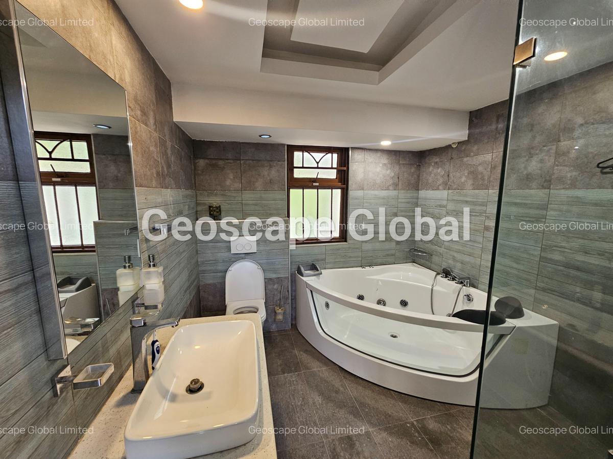 4 Bed Apartment with En Suite in Spring Valley - 17