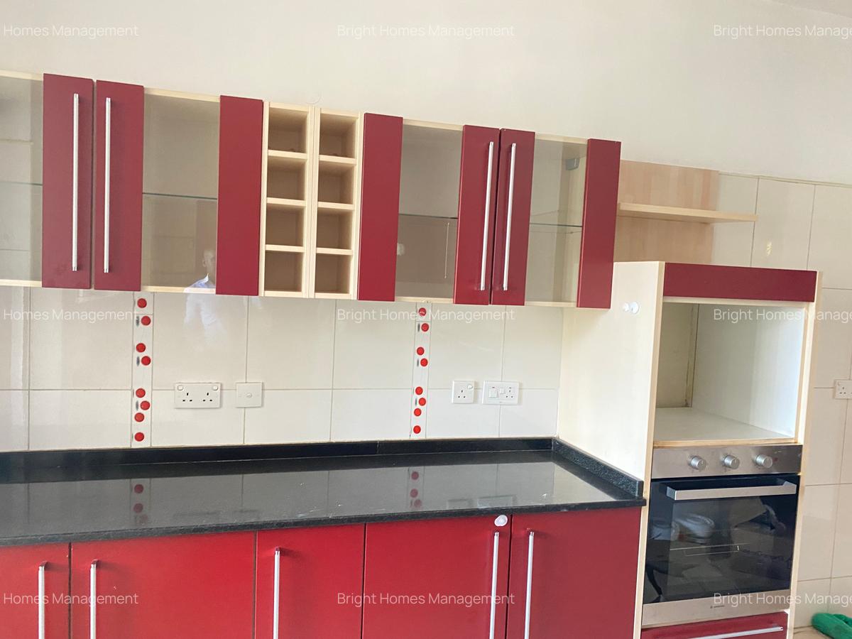3 Bed Apartment with En Suite in Westlands Area - 15