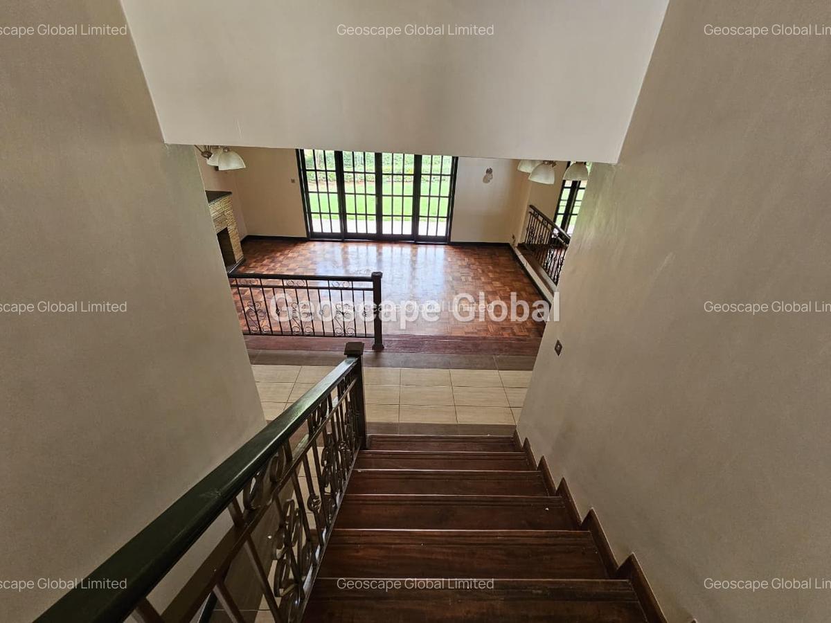 4 Bed House with En Suite in Rosslyn - 5