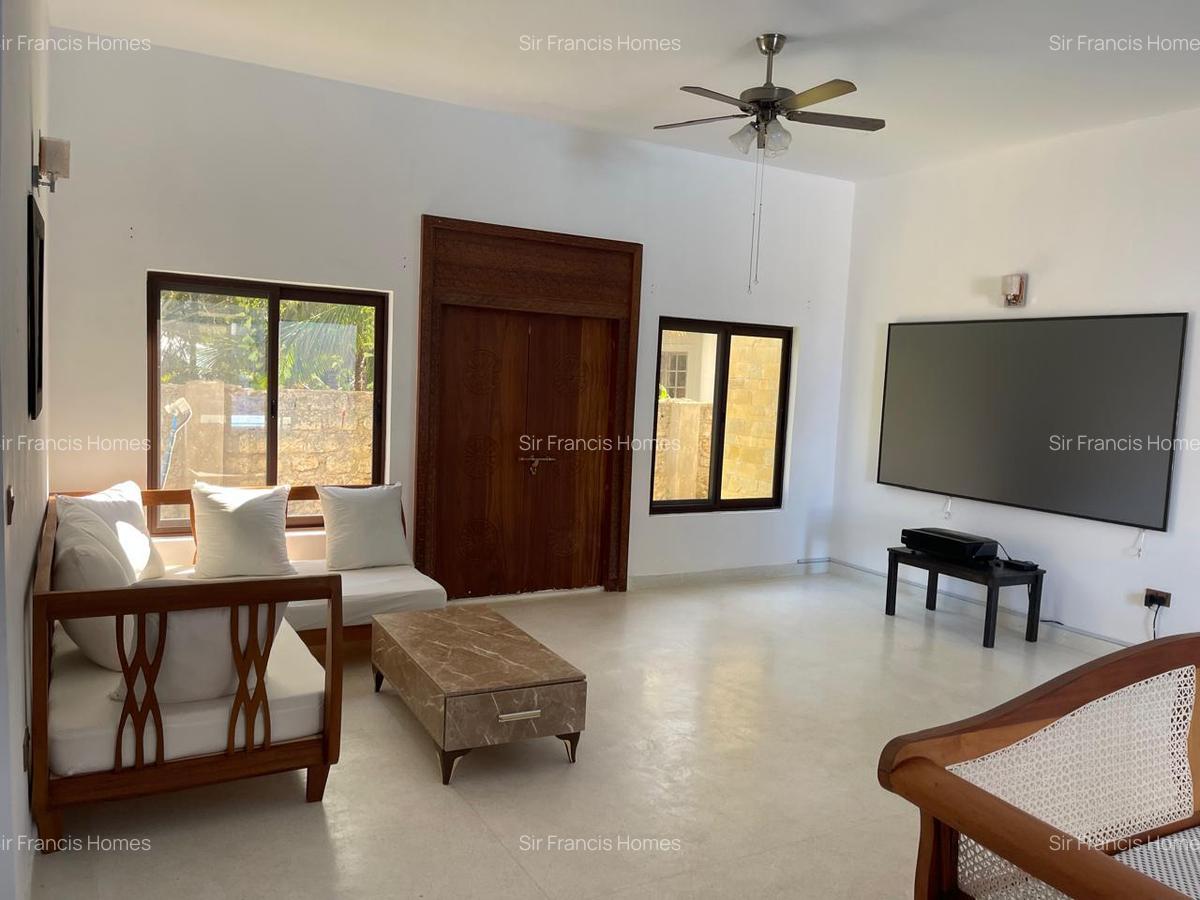 Serviced 6 Bed Apartment with En Suite at Watamu Beach - 4
