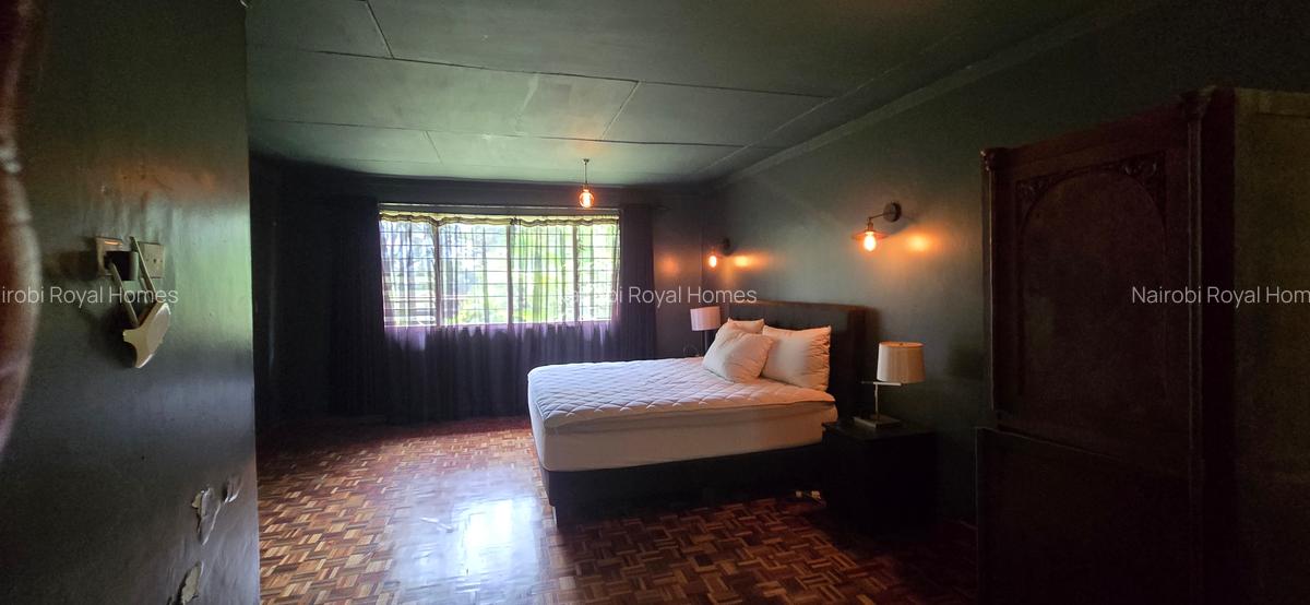 4 Bed House with En Suite at Loresho Road - 13