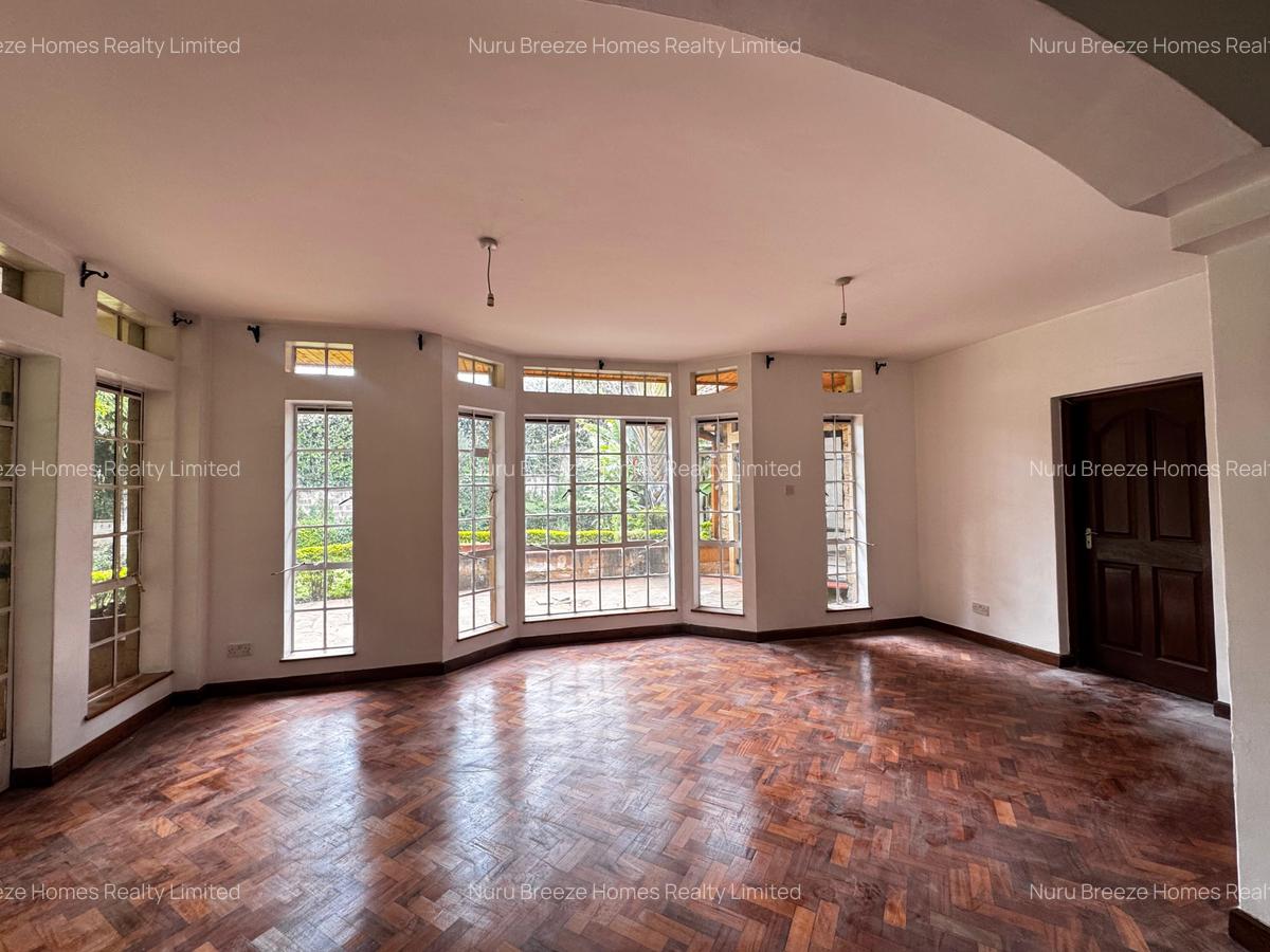 5 Bed Townhouse with En Suite in Rosslyn - 10