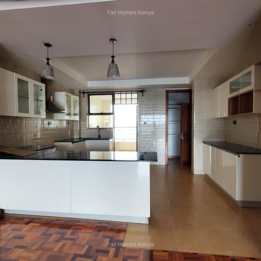 3 Bed Apartment with En Suite at Othaya Road - 4