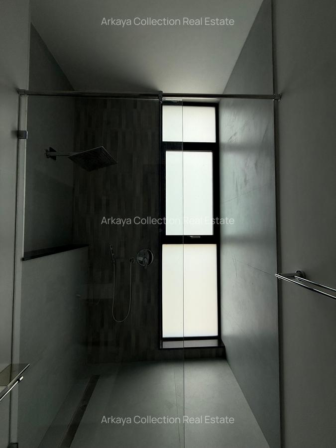 5 Bed House with En Suite in Nyari - 18