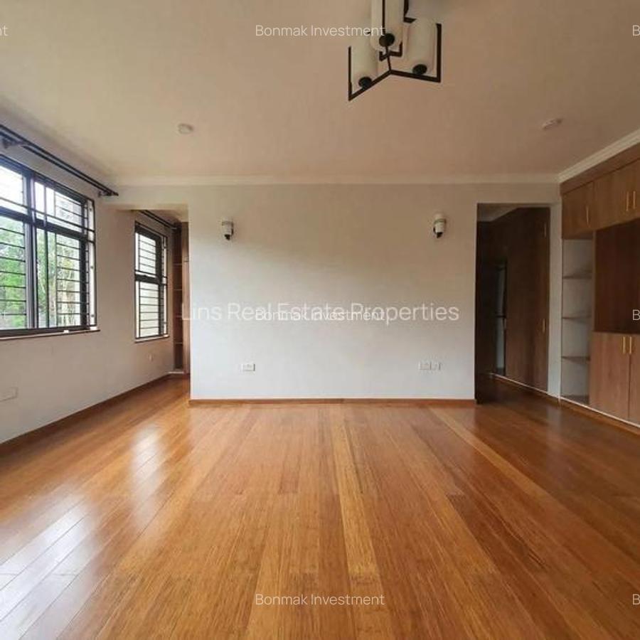 5 Bed Townhouse with En Suite at Lavington Green - 13