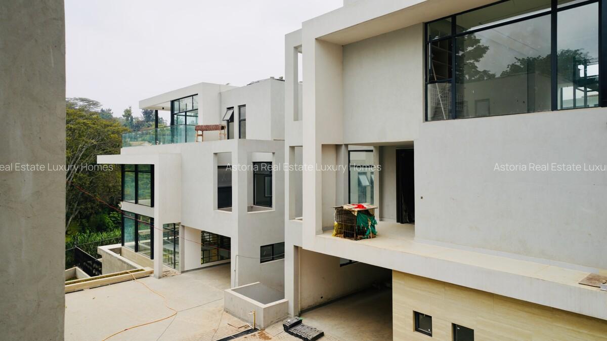 5 Bed Villa with En Suite at 2026-187 - 9