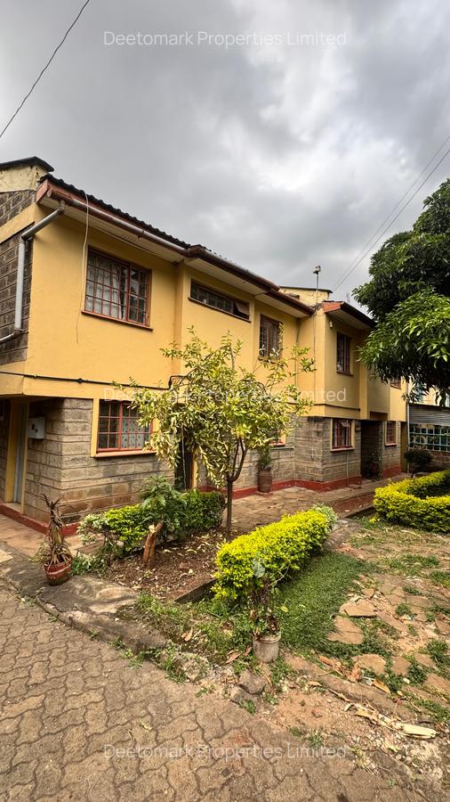 5 Bed Townhouse with En Suite at Langata - 4