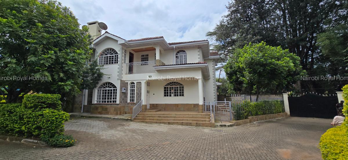5 Bed Townhouse with En Suite at Lavington Green - 5