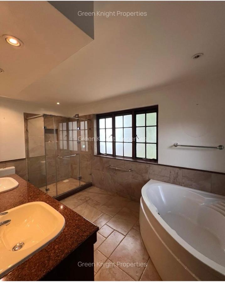 4 Bed Townhouse with En Suite in Westlands Area - 2
