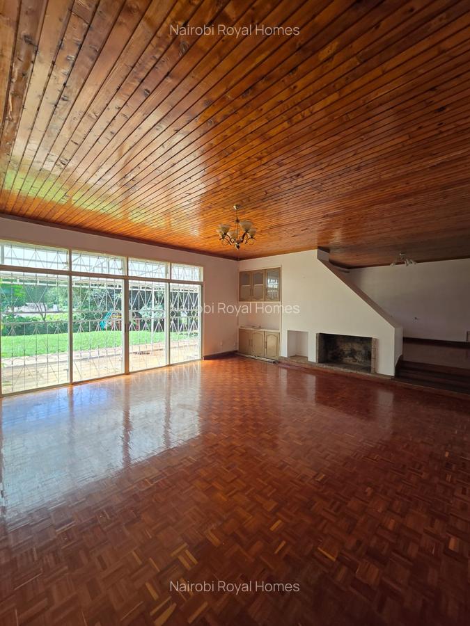 4 Bed House with En Suite at Loresho Creasent - 16