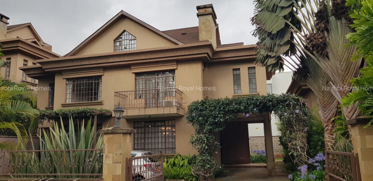 5 Bed Townhouse with En Suite at Lavington Road - 1
