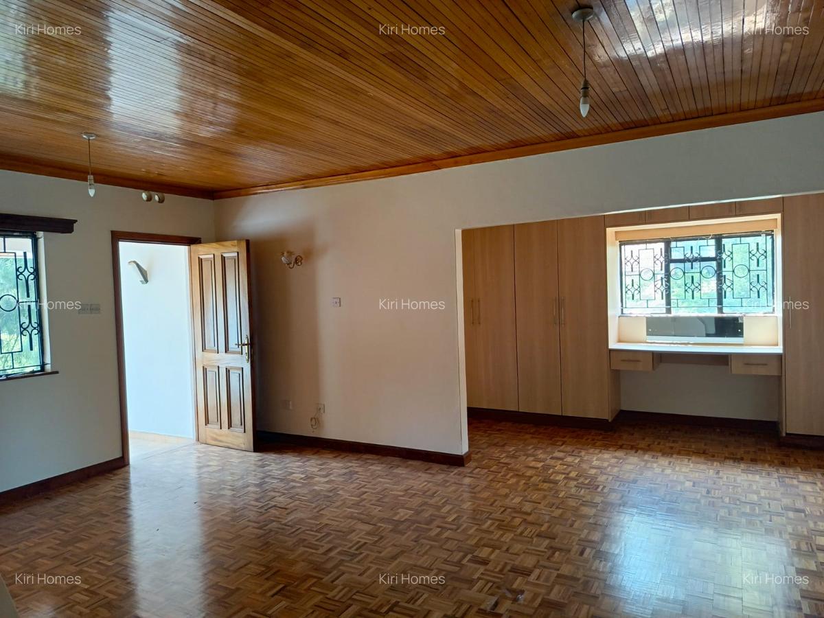 5 Bed Townhouse with En Suite in Nyari - 4