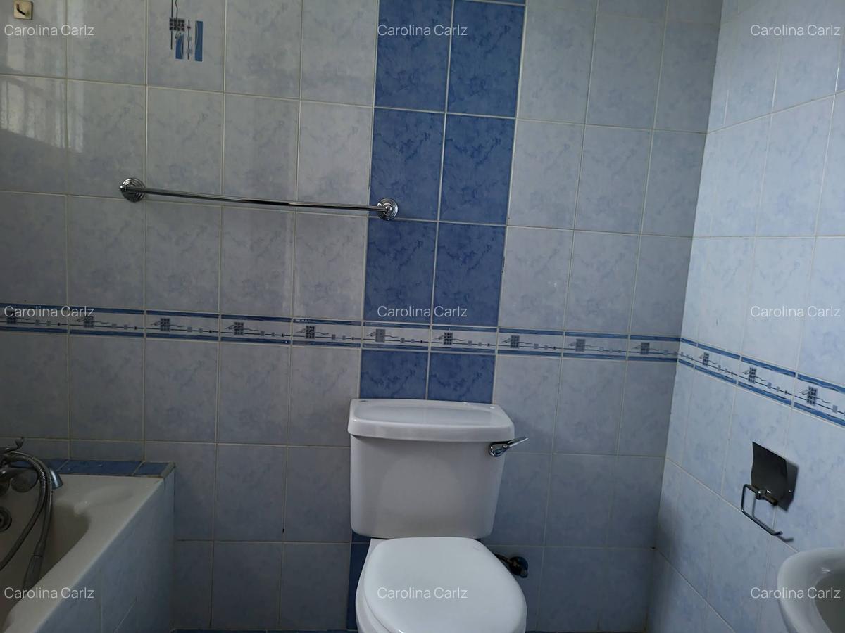 5 Bed House with En Suite at Rosslyn - 9