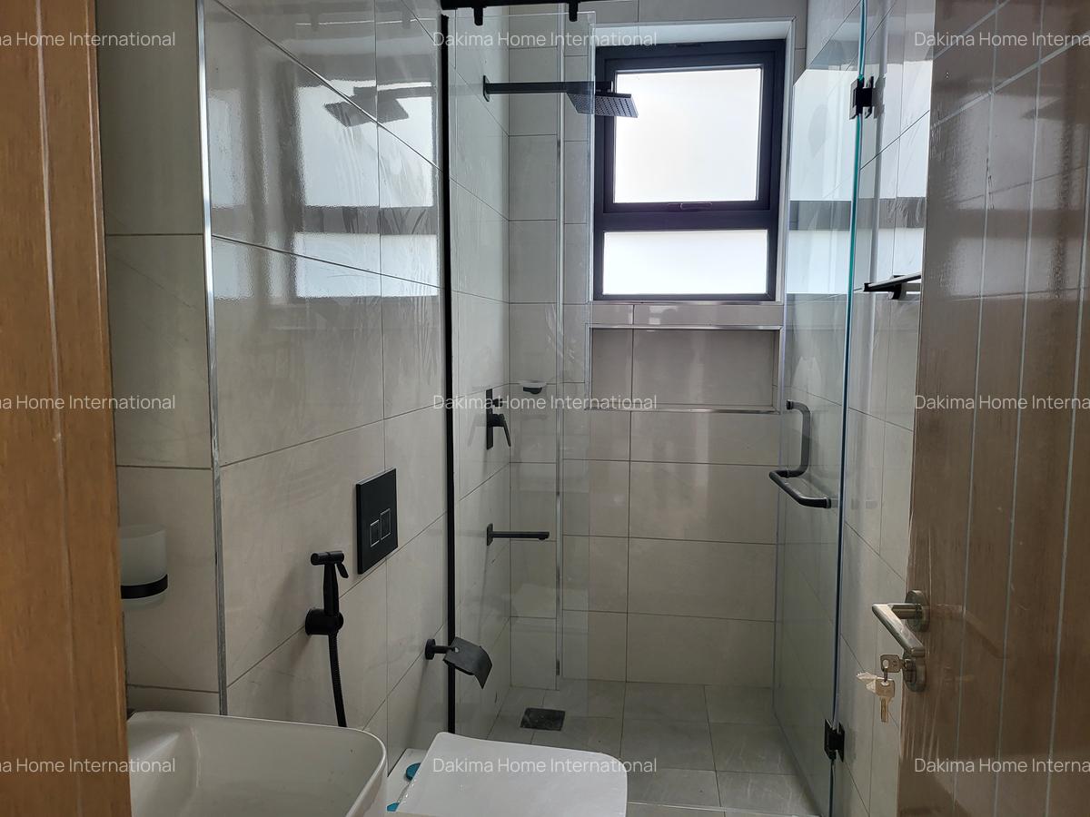 2 Bed Apartment with En Suite in Brookside - 9