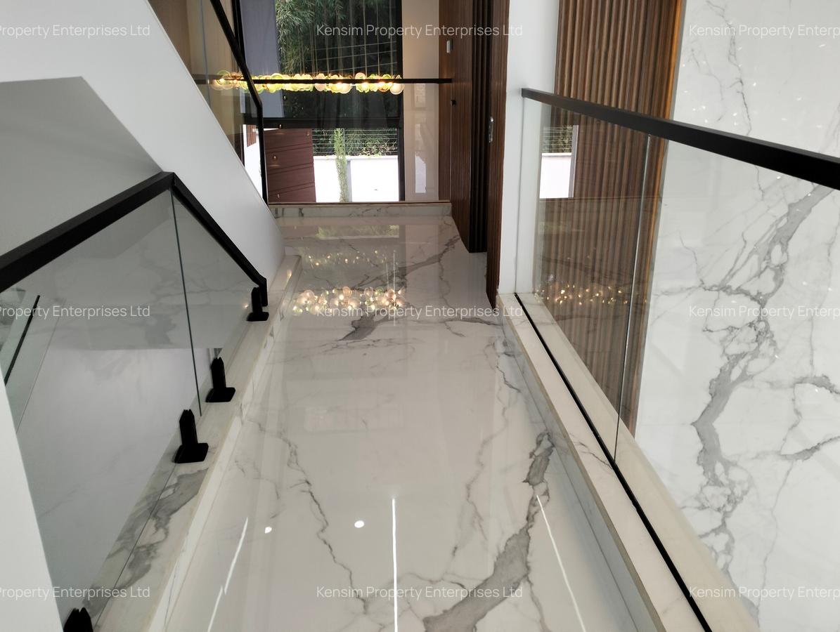 5 Bed Townhouse with En Suite in Lavington - 12