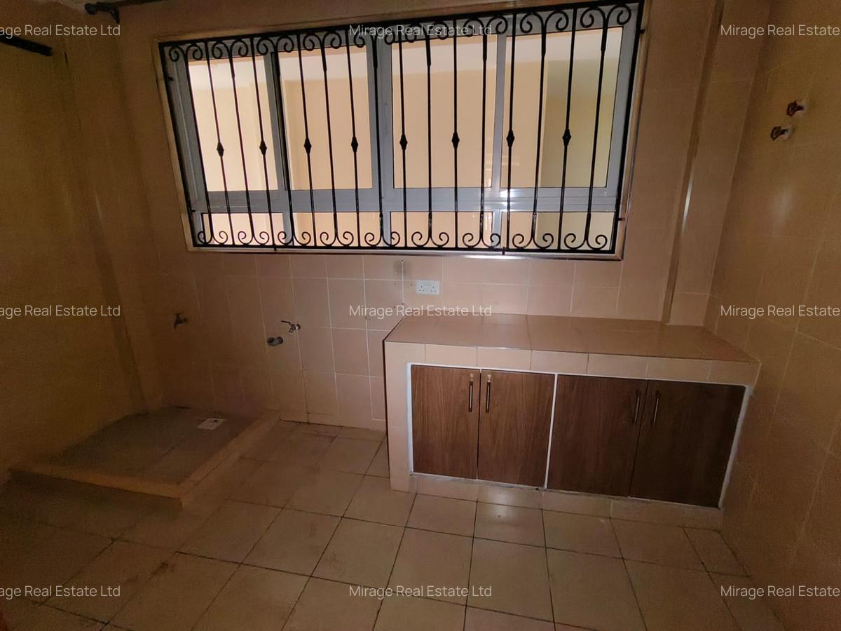 3 Bed Apartment with En Suite in Riverside - 15