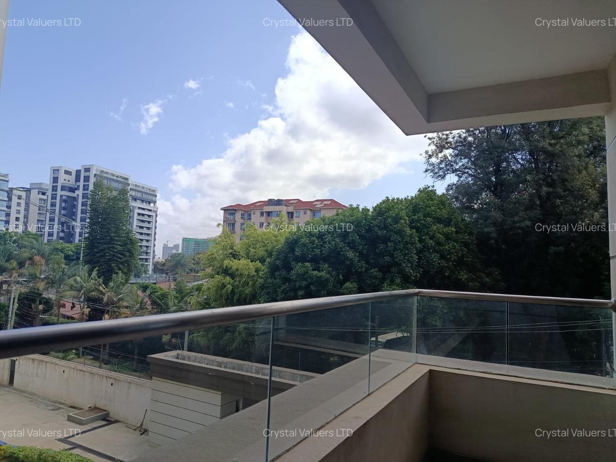 3 Bed Apartment with En Suite in Riverside - 2
