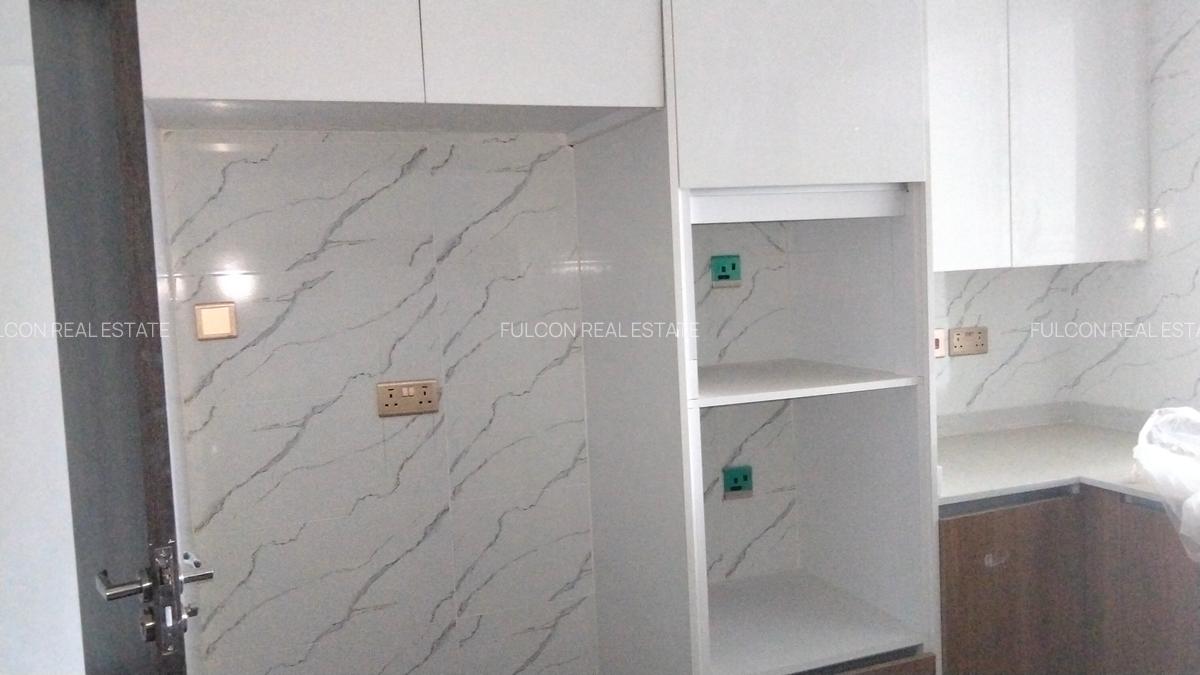 4 Bed Apartment with En Suite in Parklands - 13