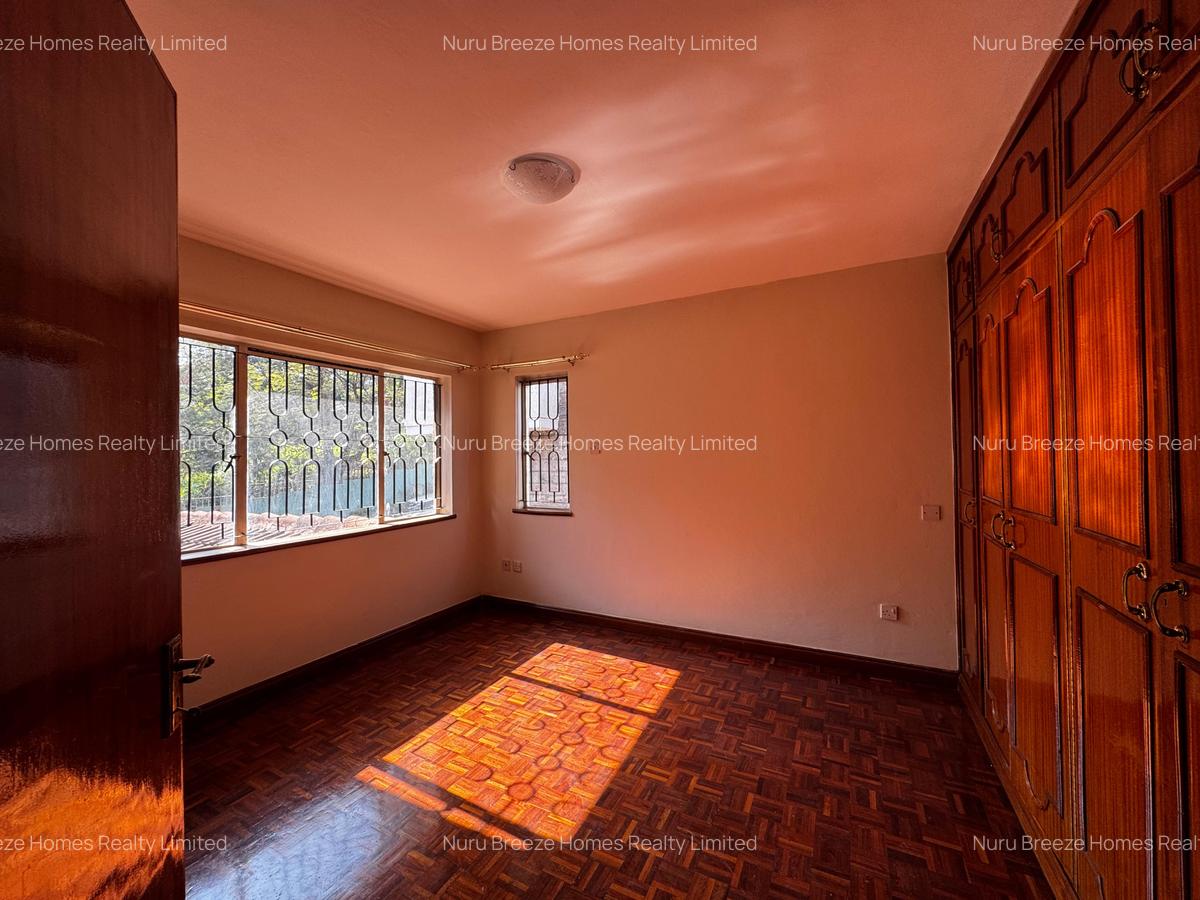 4 Bed Townhouse with En Suite in Spring Valley - 9