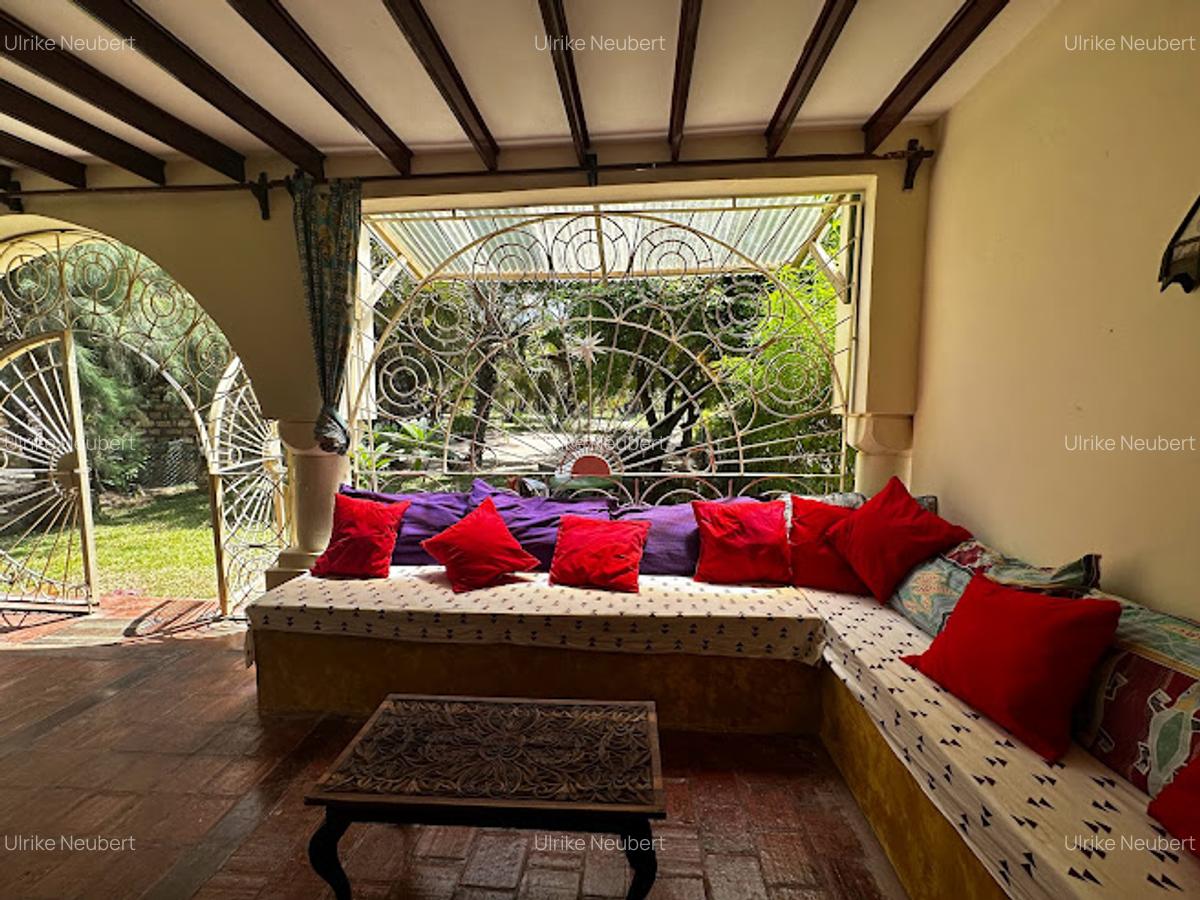 3 Bed House with En Suite at Ocean Beach Drive - 11
