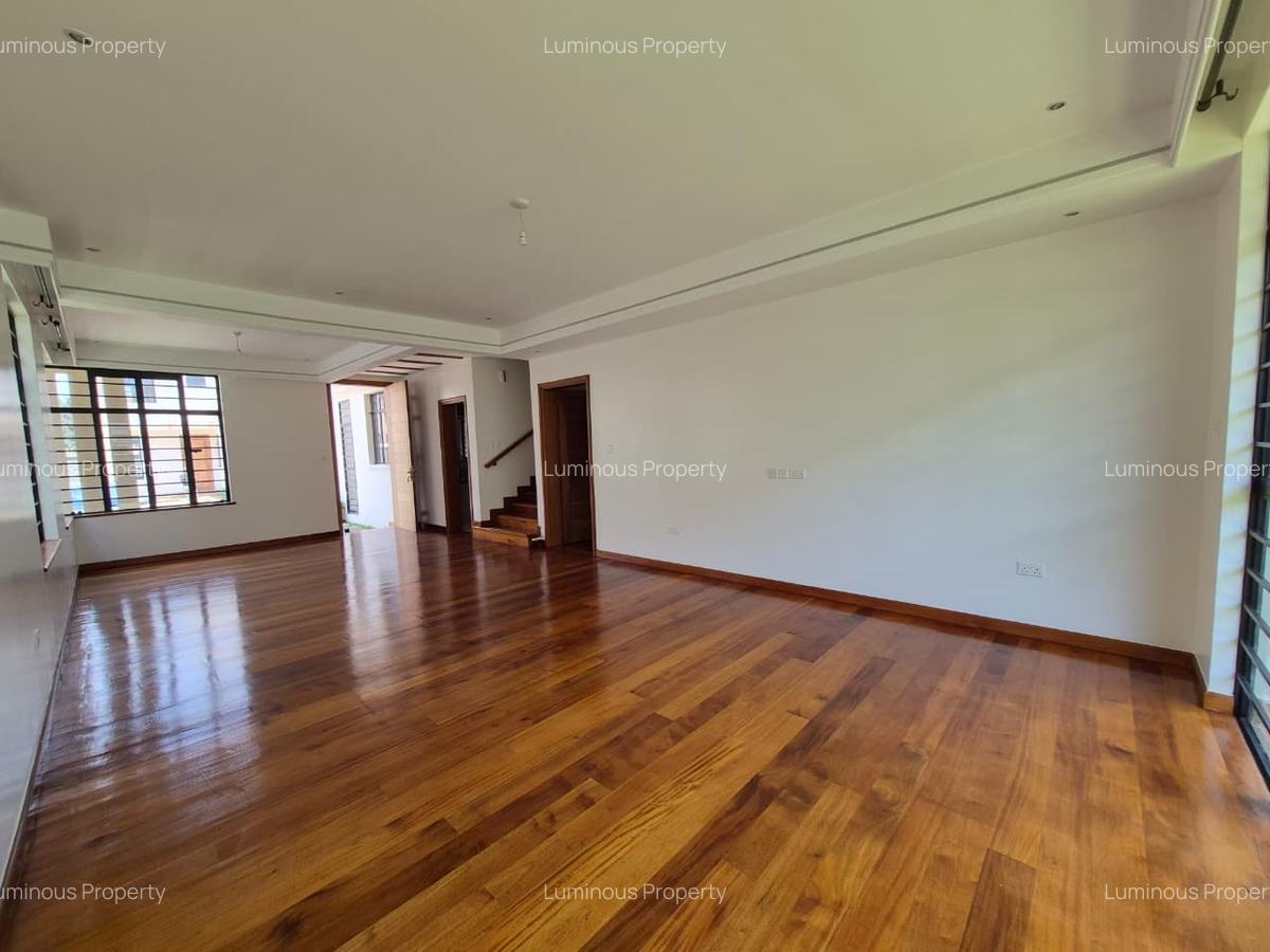 4 Bed House with En Suite at Membley - 19
