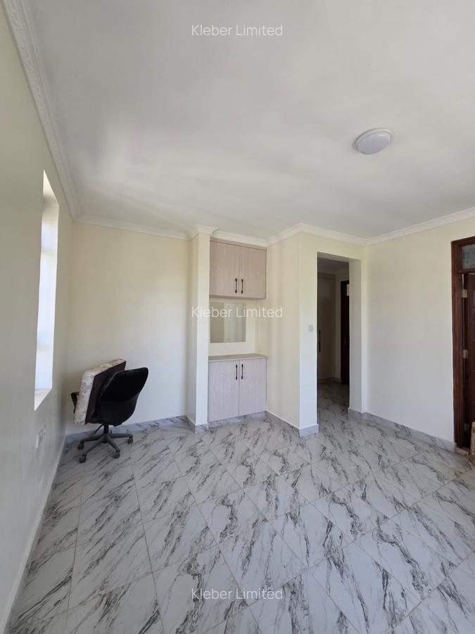 6 Bed House with En Suite in Gikambura - 14