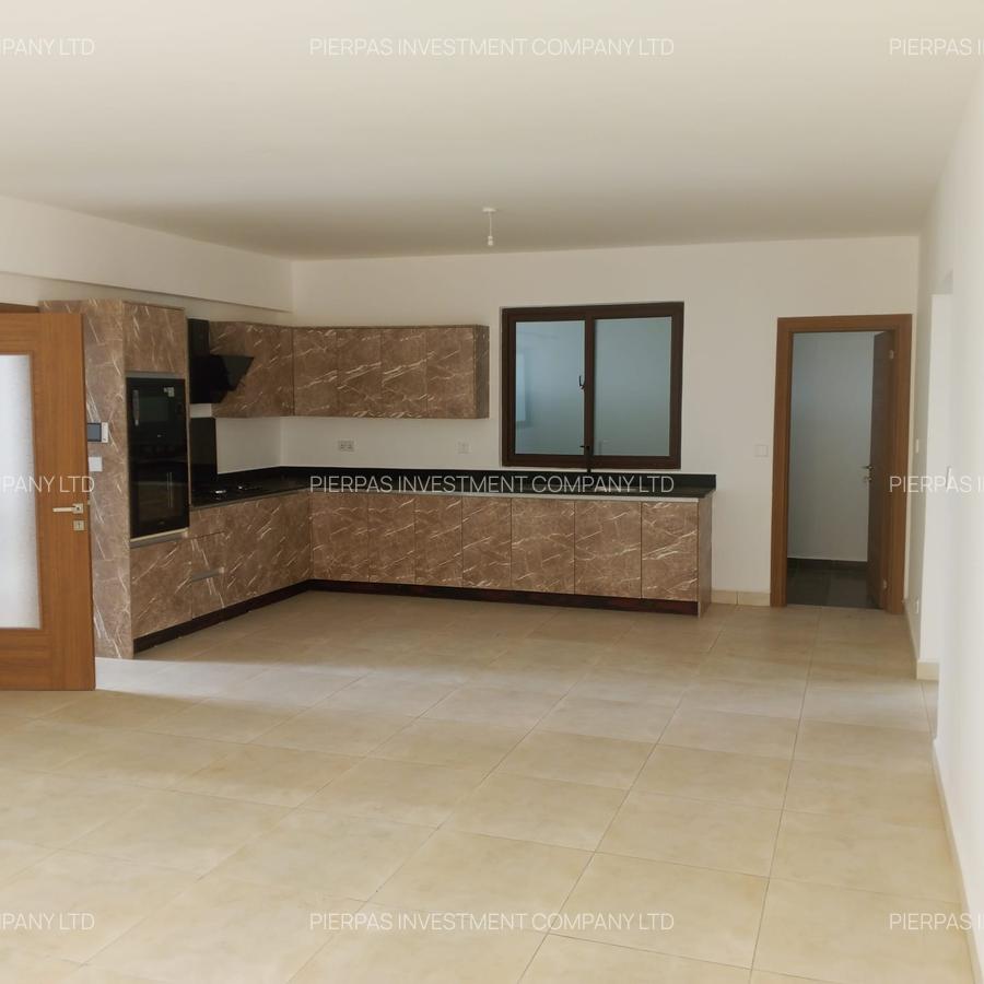 3 Bed Apartment with En Suite in Westlands Area - 11