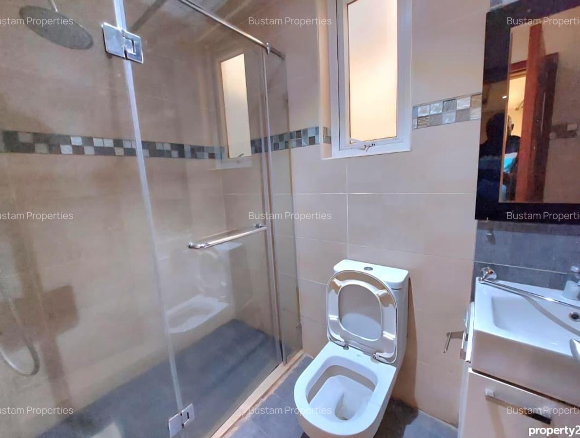 5 Bed Townhouse with En Suite in Lavington - 2