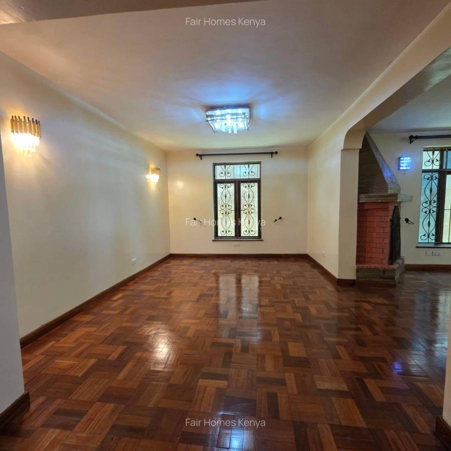 5 Bed Townhouse with En Suite at Othaya Road - 8