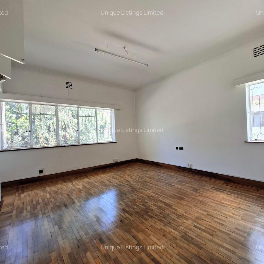300 m² Commercial Property with Service Charge Included in Rhapta Road - 9