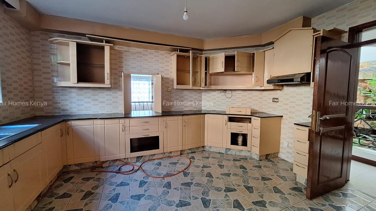 4 Bed Townhouse with En Suite at Lavington Green - 11