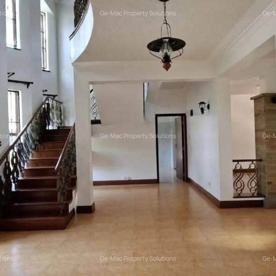 5 Bed House with En Suite at Mimosa - 3