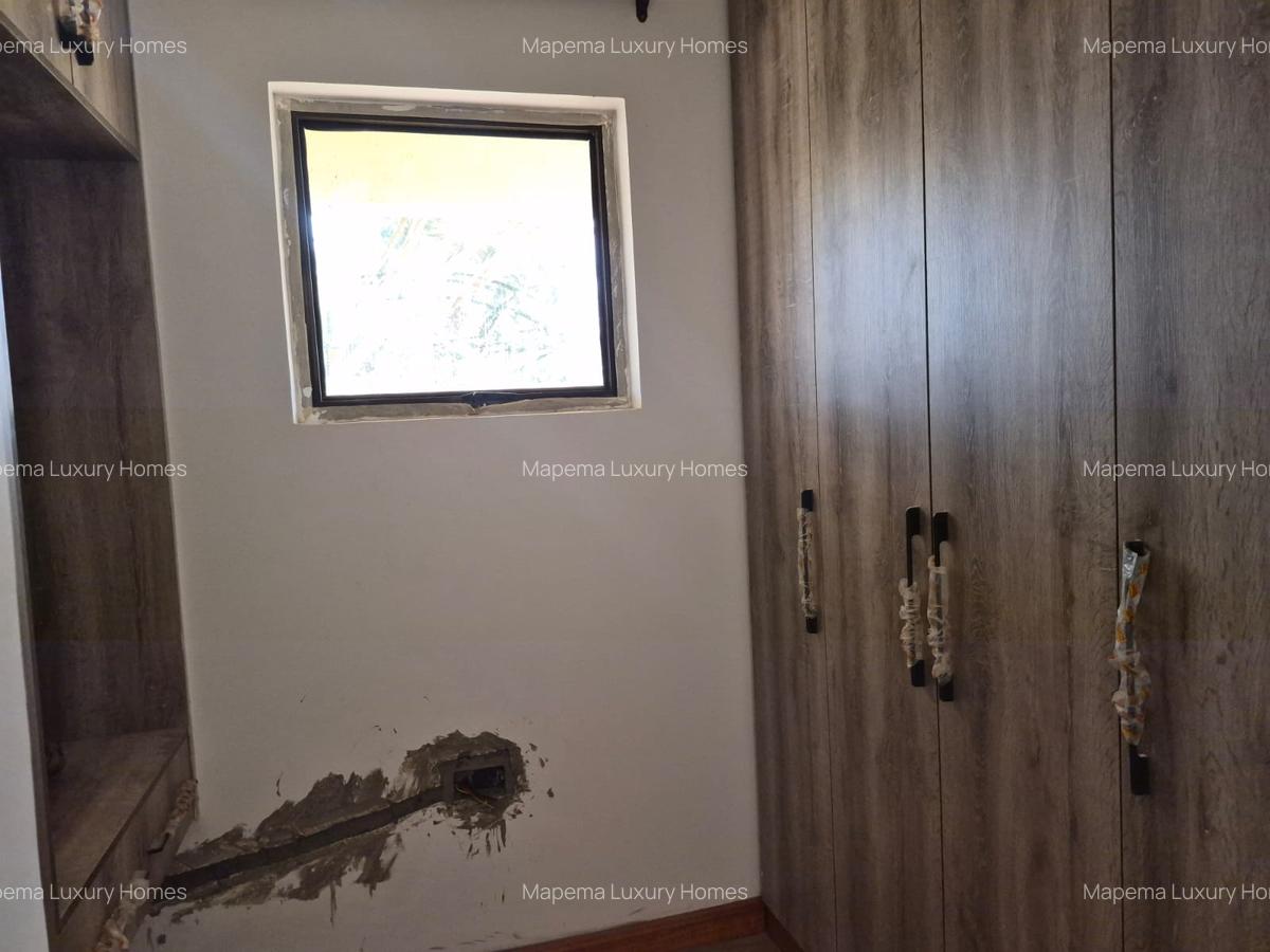 6 Bed Villa with En Suite at Bogani Road - 3