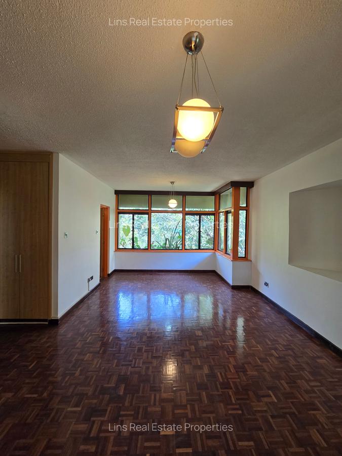 4 Bed Apartment with En Suite in Riverside - 18