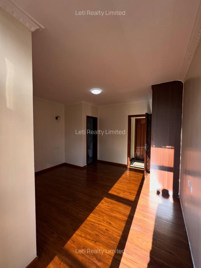 5 Bed Townhouse with En Suite in Lavington - 8