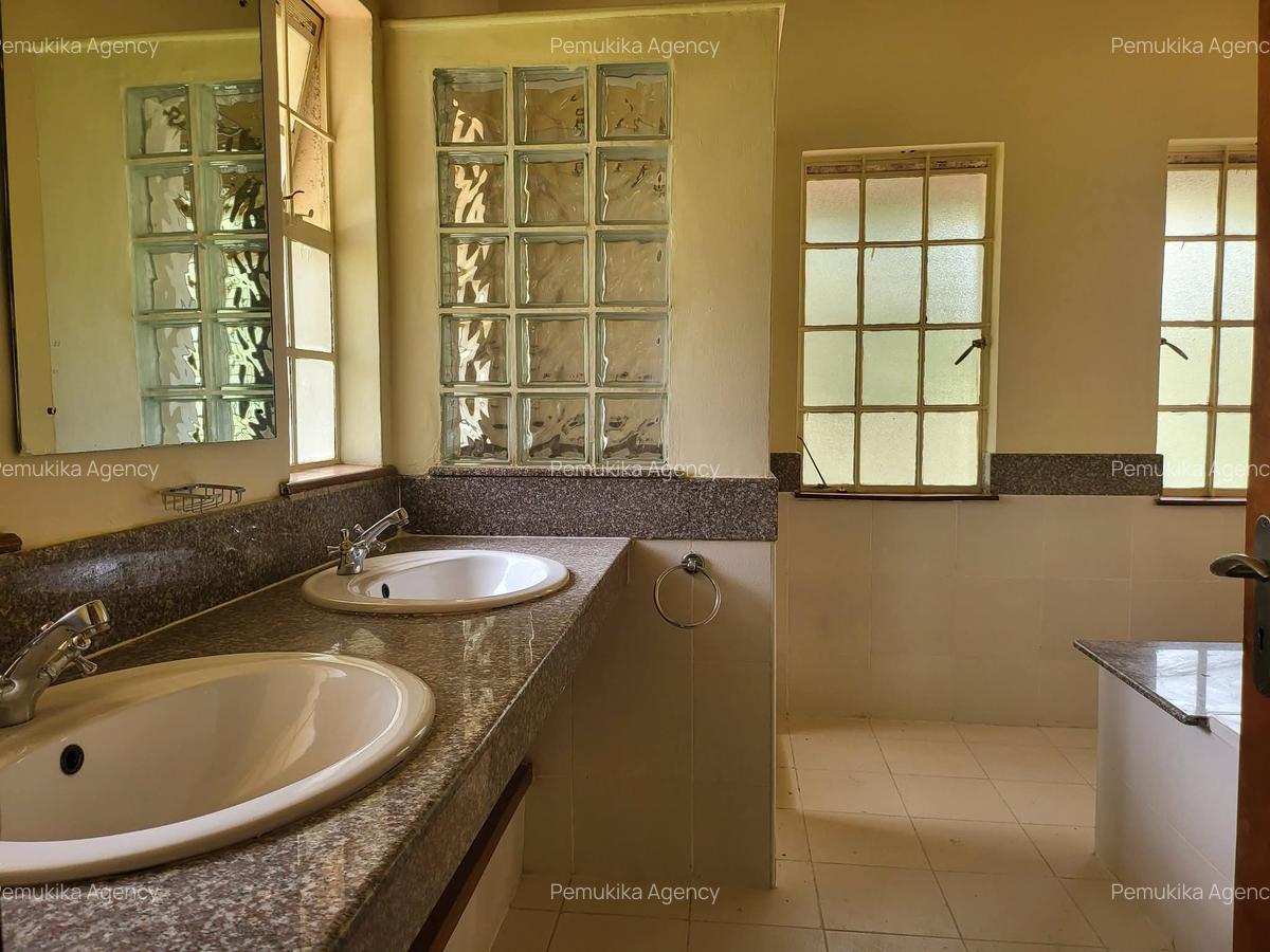 5 Bed Townhouse with En Suite in Rosslyn - 8