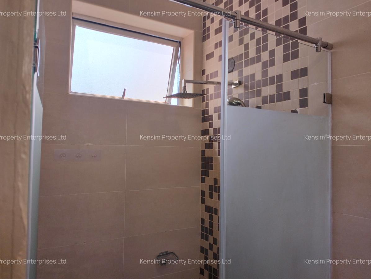 5 Bed Townhouse with En Suite in Lavington - 17