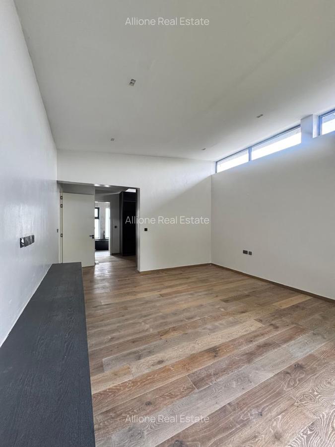 5 Bed Townhouse with Garden at Close To The Un Headquarters - 18