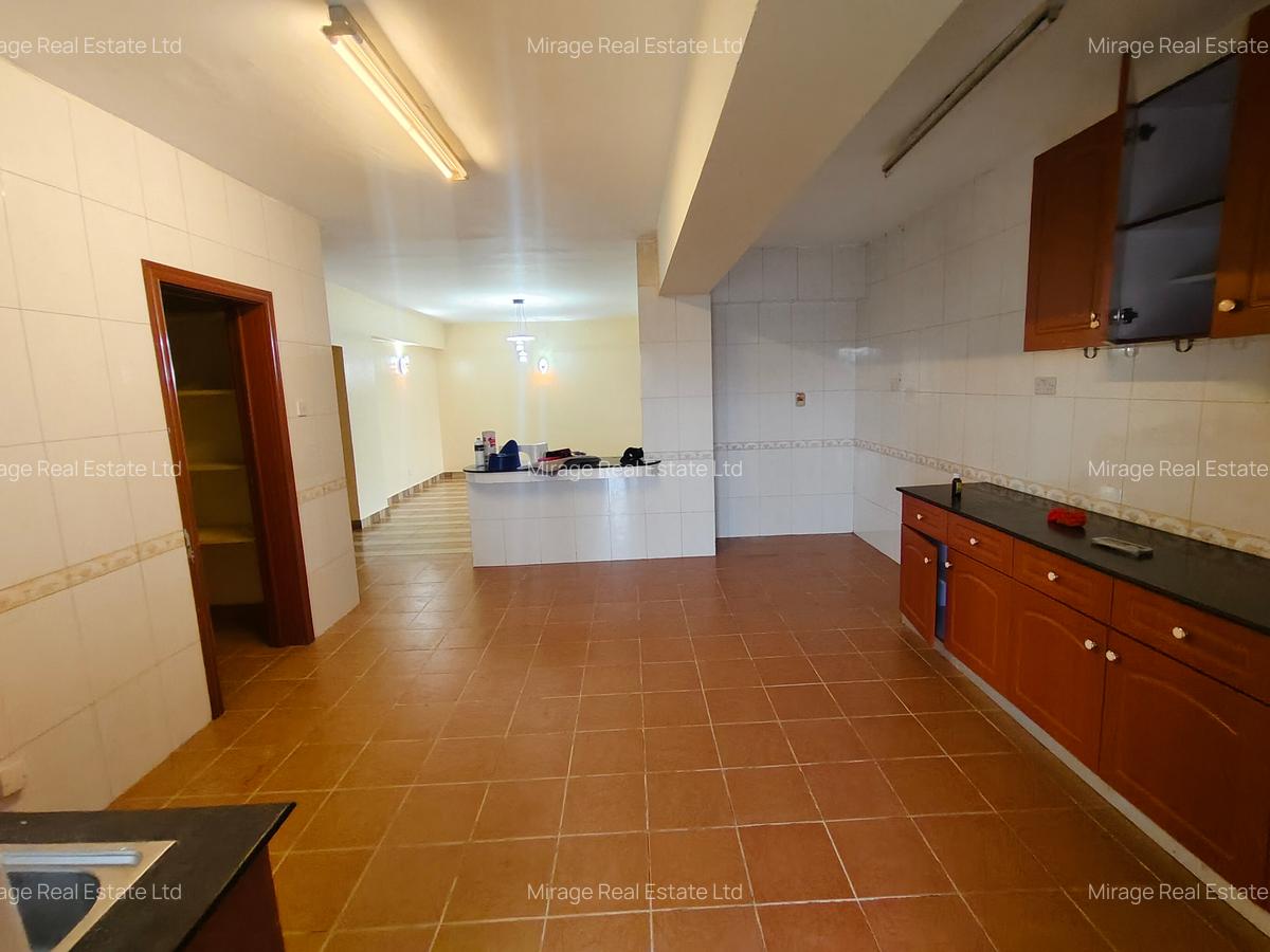 4 Bed Apartment with En Suite in Lavington - 17